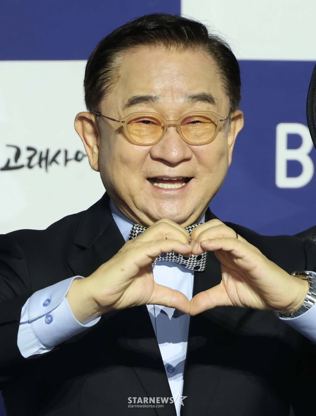 Comedian Lee Hong-ryul poses at the opening ceremony of the 14th Busan International Comedy Festival (BICF), held this afternoon at BEXCO in Haeundae-gu, Busan Metropolitan City. The 14th Busan International Comedy Festival embarks on a ten-day journey starting from the opening ceremony and running until the 30th. /2026.08.21 /Photo=Lee Dong-hoon photoguy@