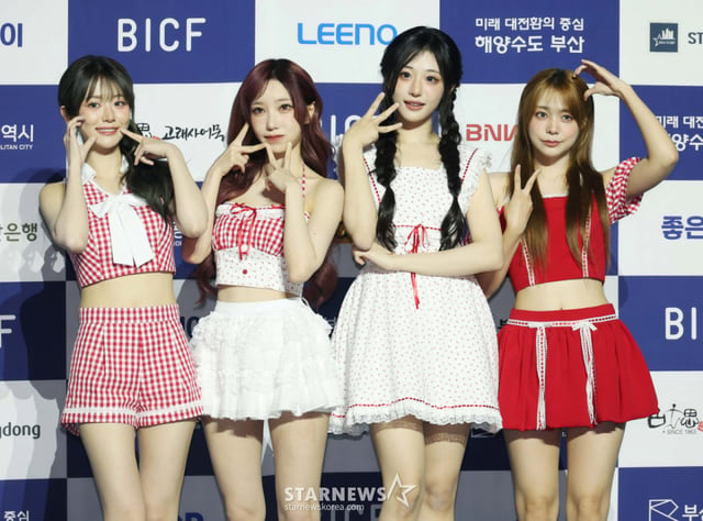The band QWER poses at the opening ceremony of the 14th Busan International Comedy Festival (BICF), held this afternoon at BEXCO in Haeundae-gu, Busan Metropolitan City. The 14th Busan International Comedy Festival embarks on a ten-day journey starting from the opening ceremony and running until the 30th. /2026.08.21 /Photo=Lee Dong-hoon photoguy@