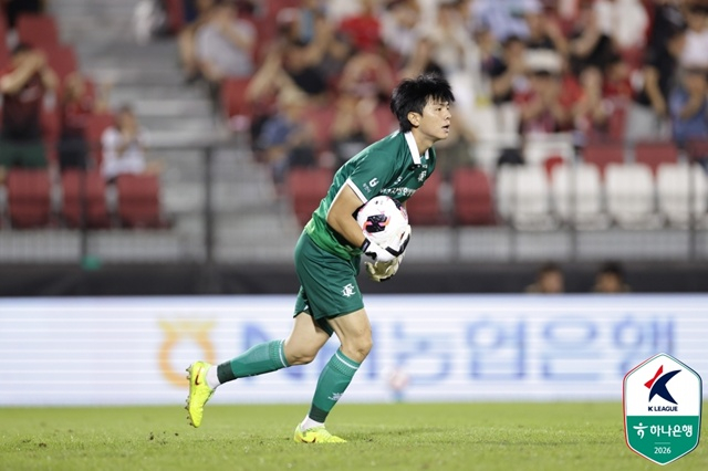 Bucheon FC goalkeeper Kim Hyun-yeop. /Photo=Korea Professional Football League