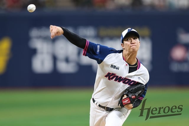 22일 투구하는 안우진. /사진=키움 히어로즈