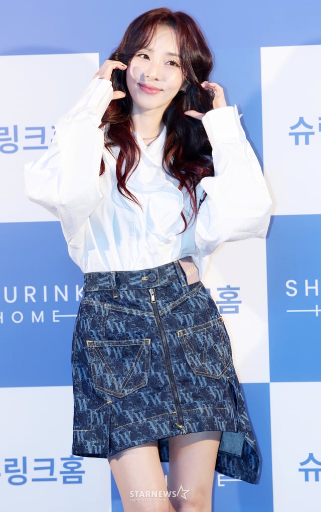가수 산다라박이 2025년 11월 28일 서울 성동구 성수동 XYZ Seoul에서 진행된 글로벌 의료미용 기기 브랜드 행사에 참석해 포즈를 취하고 있다. /2025.11.28 /사진=김휘선 hwijpg@