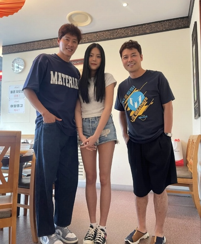 From left: Woo Ji-won, Woo Seo-yoon, Jeon Hyun-moo. /Photo=Woo Ji-won SNS