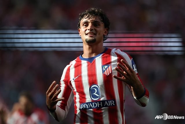 Pubill celebrates after scoring the opening goal during the 2026-2027 La Liga second-round match held at the Riyadh Air Metropolitano Stadium in Madrid, Spain, on the 24th at 0:00 (Korean time). /AFPBBNews=NEWS1