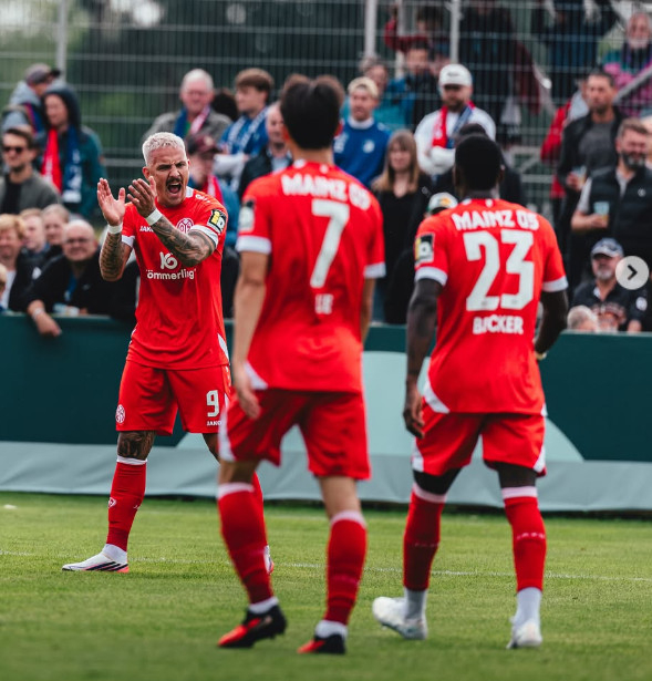 On the 23rd (Korea time), Mainz defeated fifth-division amateur club VfB Kirchshof 9-0 at Sportpark Kirchshof in Kirchshof, Germany, in the first round (Round of 64) of the German Football Association (DFB) Pokal and advanced to the Round of 32. /Photo=Mainz official SNS archive