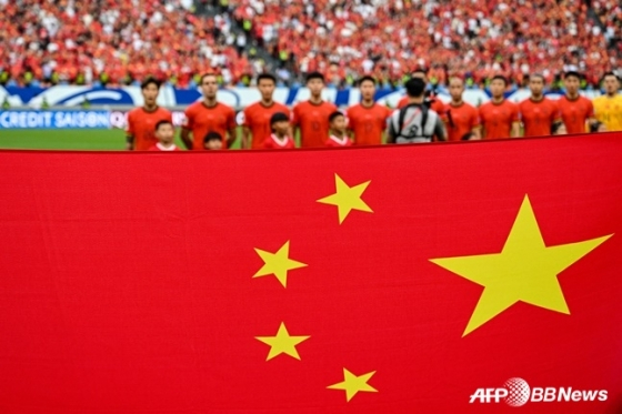 中国国家代表選手たちと中国国旗の姿。 /AFPBBNews=ニュース1