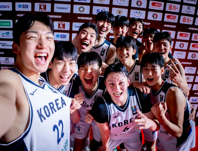 U-18韓国代表チーム。 /写真=FIBA