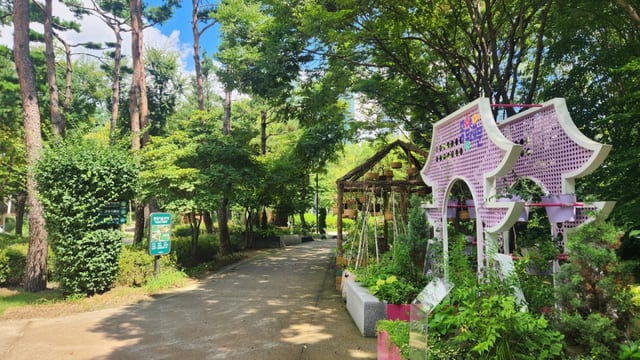 Themed gardens from the garden exhibition.