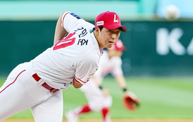 SSG 랜더스 김민준이 25일 인천 SSG랜더스필드에서 열린 한화 이글스와 2026 신한 SOL KBO리그 홈경기에 선발 등판해 역투하고 있다. /사진=SSG 랜더스 제공