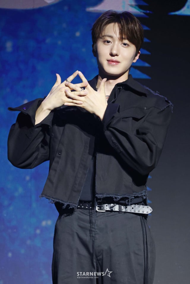 그룹 '에스에프나인'(SF9) 찬희가 26일 오후 서울 마포구 상암동 큐브컨벤션센터에서 진행된 정규 2집 '터내서티'(TENACITY) 발매기념 쇼케이스에서 포즈를 취하고 있다. 앨범명은 '끈기와 집념'이라는 사전적 의미와 함께 데뷔 10주년(TEN)의 궤적을 엮어냈다. /2026.08.26 /사진=이동훈 photoguy@
