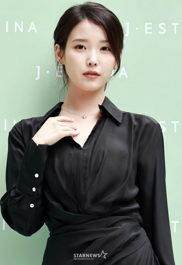 Singer and actress IU attended the photo call for the filming location of "21st Century Grand Duchess" held at the JSTN headquarters in Songpa-gu, Seoul, on the afternoon of the 11th, posing for photos. May 11, 2026 /Photo=Lim Sung-kyun tjdrbs23@