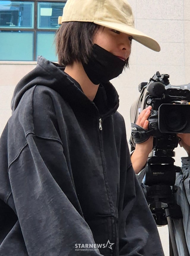 (Namyangju=NEWS1) La cantante y actriz Nana (35), exintegrante del grupo After School, compareció como testigo el día 21 en la División de Namyangju del Tribunal de Distrito de Gyeonggi. El pasado 15, Nana fue víctima de un robo con arma en su domicilio ubicado en Achon-dong, Guri. 2026.4.21/NEWS1 Copyright © NEWS1. Queda prohibida la reproducción total o parcial, así como el uso para entrenamiento de IA. /Foto=(Namyangju=NEWS1) reportero Yang Hee-mun