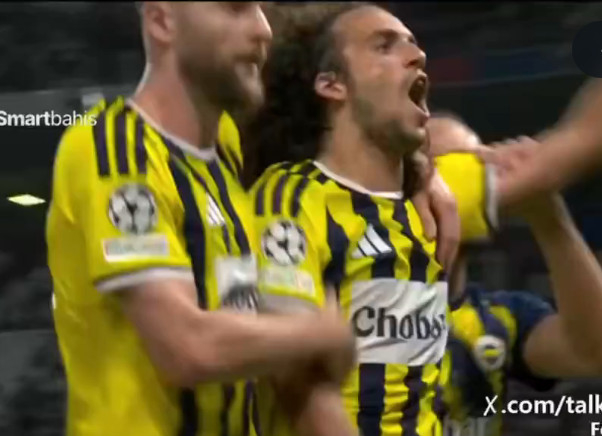 Matteo Guendouzi (right) is performing a provocative celebration. /Photo=Screen grab from SNS video
