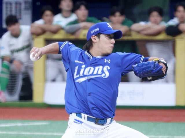 The 2026 Shinhan SOL KBO League match between the Kiwoom Heroes and Samsung Lions was held on the 27th at Gocheok Sky Dome in Seoul. Samsung's starting pitcher Won Tae-in is shown pitching. /Photo=Kim Jin-kyung kim.jinkyung@