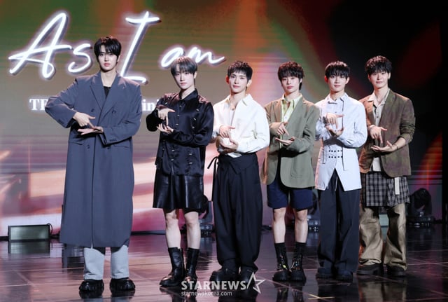그룹 템페스트가 27일 서울 강남구 일지아트홀에서 진행된 일곱 번째 미니앨범 'As I am' 발매 기념 쇼케이스에서 포즈를 취하고 있다. /2025.10.27 /사진=김휘선 hwijpg@