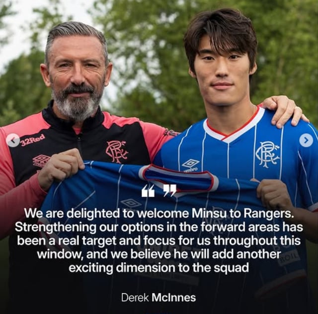 Manager Derek McInnes (left) and Kim Min-su. /Photo=Archive from Rangers official SNS