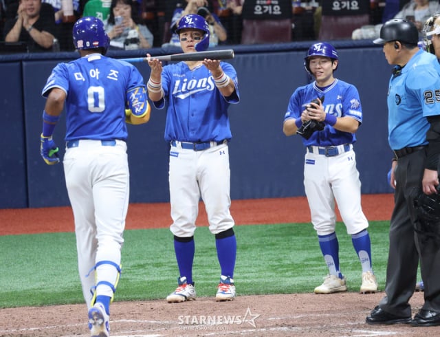 El partido de la Liga KBO Shinhan SOL 2026 entre Kiwoom Heroes y Samsung Lions se celebró el día 27 en el Gocheok Sky Dome de Seúl. Diaz de Samsung conecta un jonrón con bases llenas en la parte baja del sexto inning con dos outs. /Foto=Kim Jin-kyung kim.jinkyung@