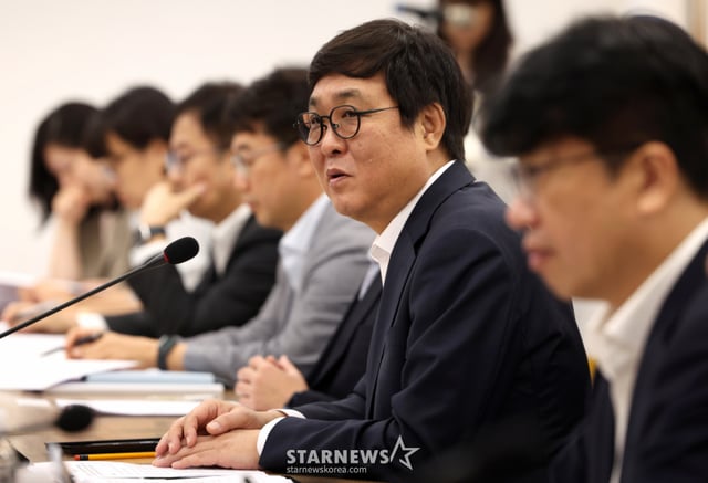 (서울=뉴스1) = 최휘영 문화체육관광부 장관이 28일 서울 종로구 국립현대미술관 서울관에서 열린 암표 방지 민·관 합동 점검 회의에서 모두 발언하고 있다. (문화체육관광부 제공. 재판매 및 DB금지) 2026.8.28/뉴스1 Copyright © 뉴스1. All rights reserved. 무단 전재 및 재배포, AI학습 이용 금지. /사진=(서울=뉴스1)