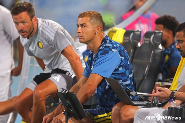 Cristiano Ronaldo (centro). /AFPBBNews=NEWS1
