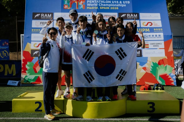 세계근대5종연맹(UIPM) 2026 근대5종 19세 이하(U19) 세계선수권대회 남자 단체전 금메달을 합작한 남자 대표팀 등 대한민국 근대5종 대표팀 선수단. /사진=대한근대5종연맹 제공