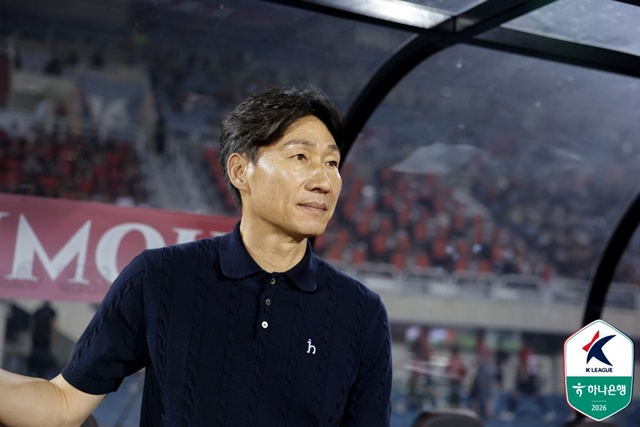 イ·ヨンミン富川FC監督。 /写真=韓国プロサッカー連盟提供