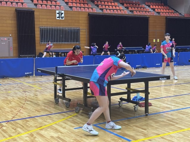 A Korean junior table tennis player (on the right) serving during the China-Japan-Korea Junior Comprehensive Games. /Photo=Korea National Sports Council provided