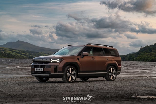 (Сеул=NEWS1) = Группа Hyundai Motor 23 августа сообщила о дальнейшем укреплении своих позиций на глобальном рынке благодаря последовательным успехам в ведущих автомобильных премиях США и Великобритании. На фото — Hyundai Santa Fe. (Предоставлено Hyundai Motor и Kia. Запрещена перепродажа и использование в базах данных) 23.01.2026/NEWS1 Copyright © NEWS1. Все права защищены. Запрещены повторная публикация, распространение и использование для обучения ИИ. /Фото=(Сеул=NEWS1)