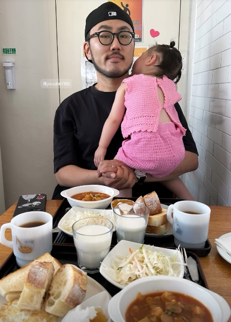 /Photo=Hee-jin's SNS