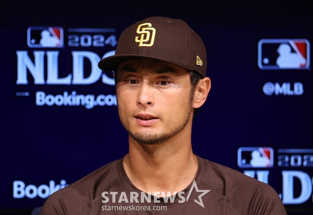 2024년 10월 LA 다저스와 NLDS(내셔널리그 디비전 시리즈)를 마친 직후 인터뷰를 갖는 다르빗슈. /로이터=뉴스1