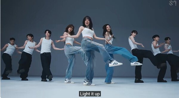사진=‘Skibidi’ 뮤직 비디오 캡처