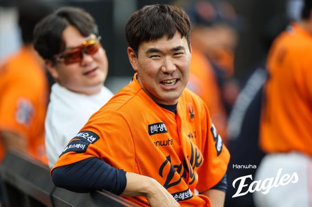 Lee Jae-won, Hanwha residual squad battery coach. /Photo=Hanwha Eagles