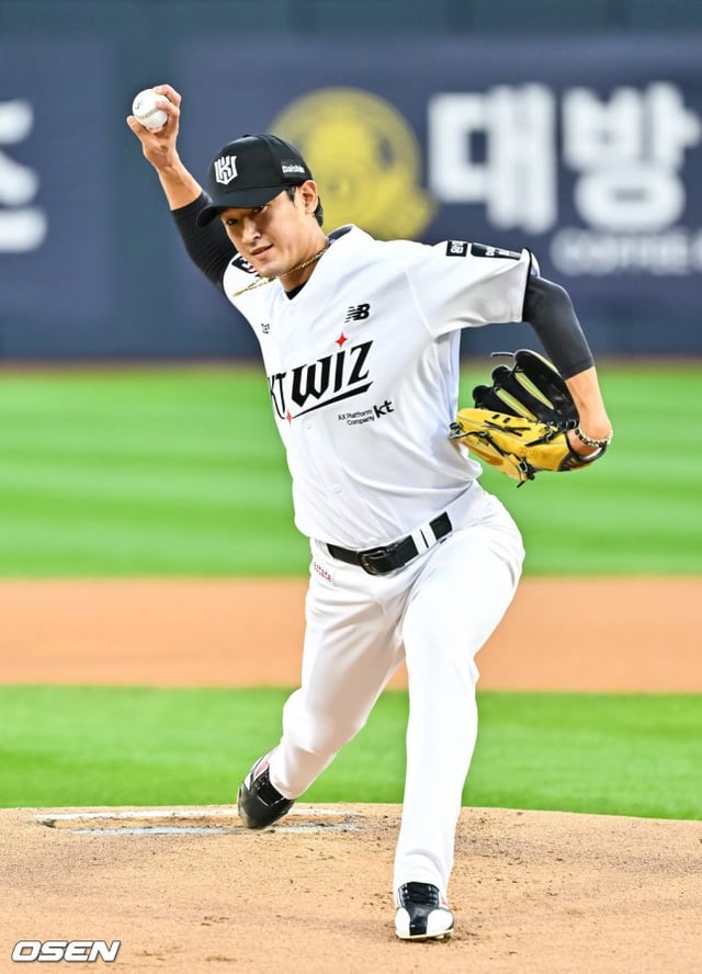 KT 고영표가 3일 수원 한화전에서 투구하고 있다. /사진=OSEN