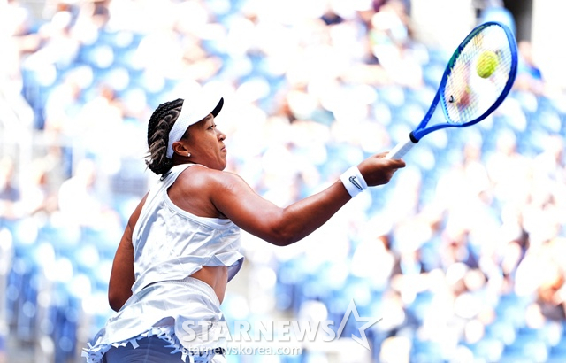 Naomi Osaka concentrating on the match. /Photo=Reuters=NEWS1