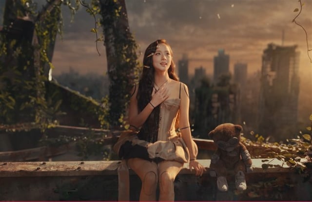Photo: Jisoo Official YouTube Channel @jisoo