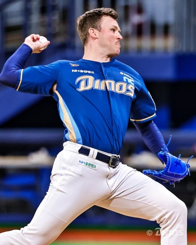 NC Dinos foreign pitcher Riley Thompson delivers a strong performance as a starter against Kiwoom Heroes at Seoul Gocheok Sky Dome on the 4th. /Photo=NC Dinos provided