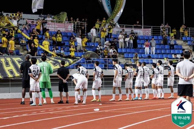 Plantel del Jeonnam Dragons. /Foto=Federación Coreana de Fútbol Profesional