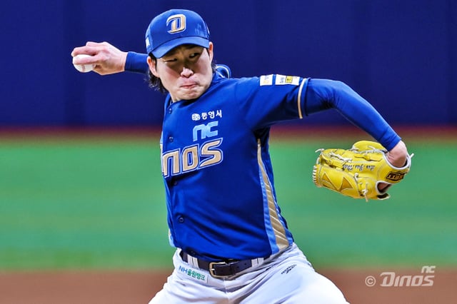 NCダイノスのイ·ジェハクが5日、高尺スカイドームで開かれたキウムヒーローズと遠征試合で先発登板し、力投している。 /写真=NCダイノス提供