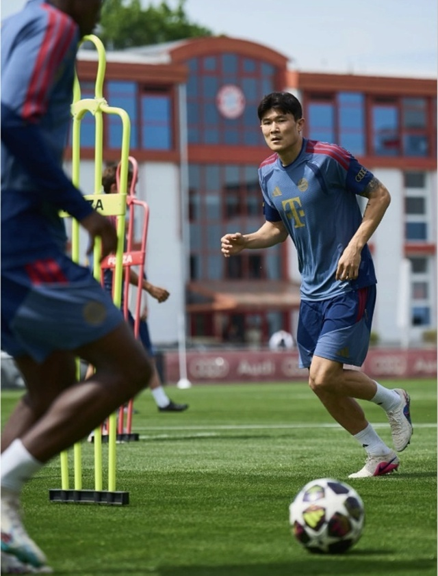 Kim Min-jae (right). /Photo=Bayer Munich SNS