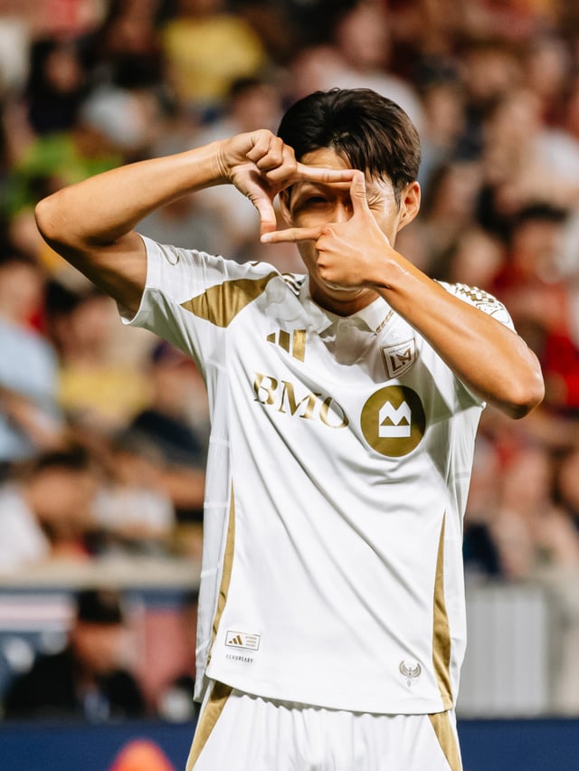 LAFC 손흥민이 6일(한국시간) 미국 유타주 솔트레이크 시티의 아메리카 퍼스트 필드에서 열린 2026 미국 프로축구 메지어리그사커(MLS) 레알 솔트레이크전에서 골을 터뜨린 뒤 찰칵 세리머니를 하고 있다. /사진=LAFC SNS 캡처