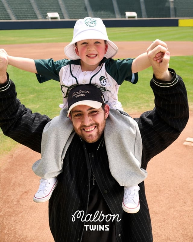 Austin and his son Dallas. /Photo=LG Twins