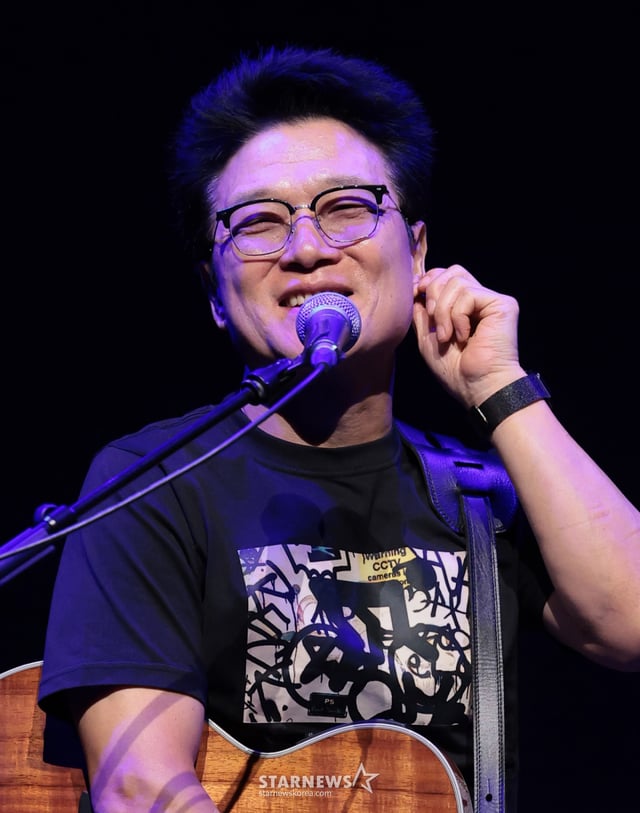(서울=뉴스1) 권현진 기자 = 가수 안치환이 8일 오후 서울 마포구 성미산로 연남스페이스에서 열린 정규 15집 '시즈 더 데이'(Seize the day) 미디어 쇼케이스에서 인사말을 하고 있다. 2026.9.8/뉴스1 Copyright © 뉴스1. All rights reserved. 무단 전재 및 재배포, AI학습 이용 금지. /사진=(서울=뉴스1) 권현진 기자