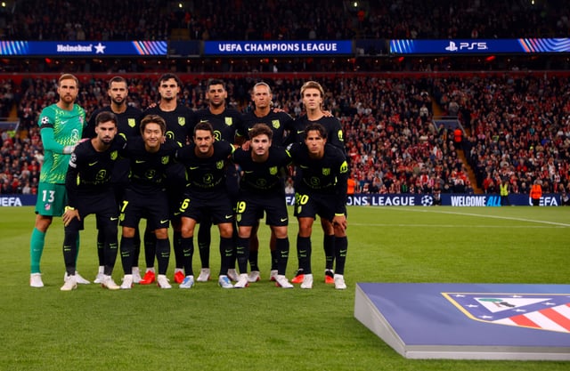 El once titular del Atlético de Madrid que se alineó en la primera jornada de la fase de liga de la Liga de Campeones de la UEFA (UCL), disputada el día 10 (hora coreana) en el estadio Anfield de Liverpool, Inglaterra. /Foto=Redes sociales oficiales del Atlético de Madrid