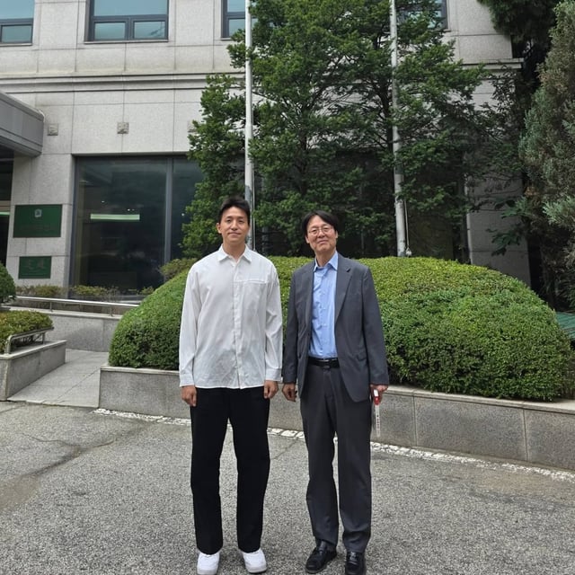 임민혁(왼쪽)과 한웅수 한국프로축구연맹 부총재. /사진=임민혁 SNS 캡처
