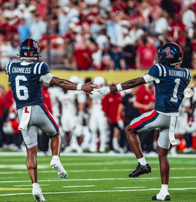 Các cầu thủ Ole Miss. /Ảnh=SNS chính thức của đội bóng đá Ole Miss