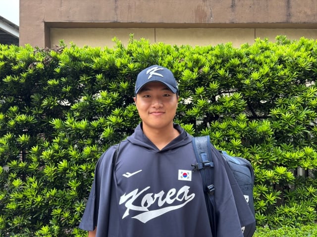 부산공고 곽도현이 12일 대만 타이베이 타이베이돔에서 열린 제14회 BFA 18세 이하(U-18) 아시아청소년야구선수권대회 슈퍼라운드 필리핀과 2차전 승리 투수가 된 후 취재진과 인터뷰에 응했다. /사진=공동취재단 제공