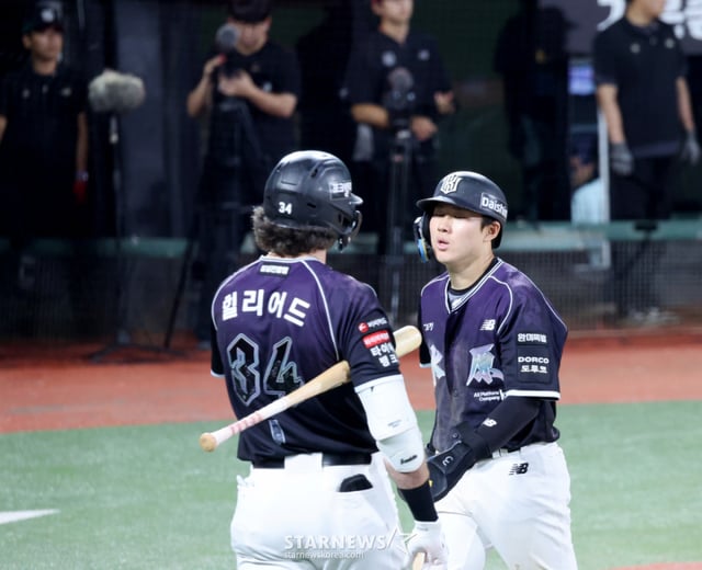 KT 최원준(오른쪽). /사진=강영조 선임기자