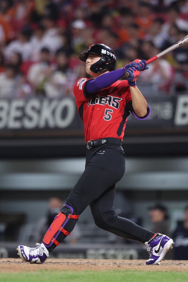 El 13, en el Gwangju-KIA Champions Field, los KIA Tigers y los Hanwha Eagles se enfrentaron. Imagen del infielder Kim Do-young de los KIA Tigers. /Foto=Proporcionado por KIA Tigers