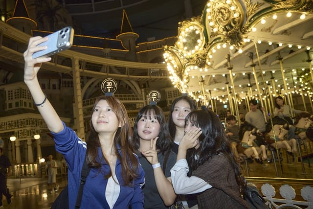 SK Telecom long-term customers are participating in various experiential events of the 'Adventure Day'. /Photo provided by SKT
