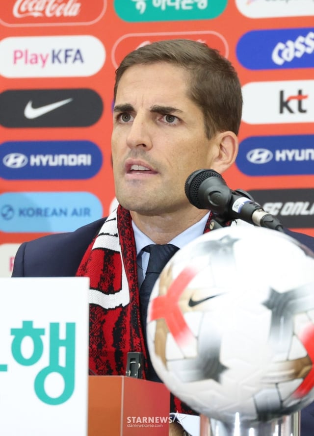 로베르트 모레노 한국 축구대표팀 감독. /사진=김진경 대기자