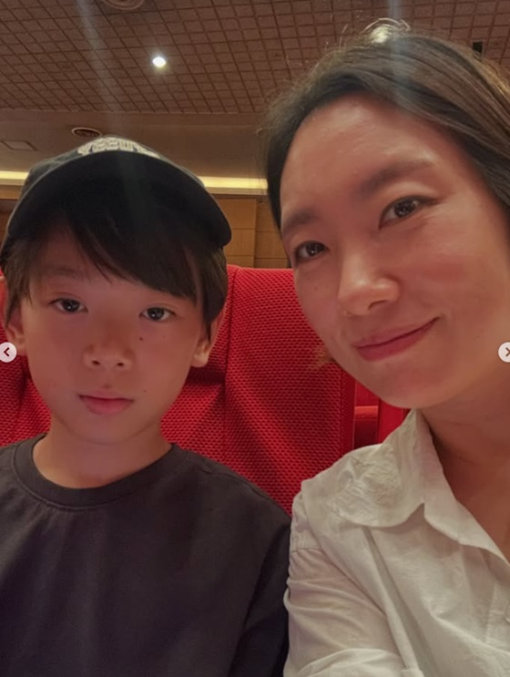 정경미(오른쪽)와 그의 아들/사진=정경미 SNS