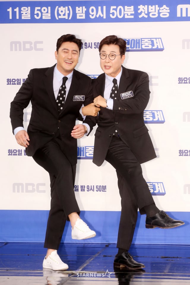 Broadcasters Ahn Jung-hwan and Kim Sung-ju. 2019 photo=StarNews